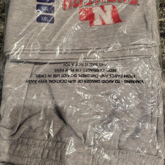 Nebraska Cornhuskers Men's XXL Shorts Liv Casual NWT - Picture 6 of 6
